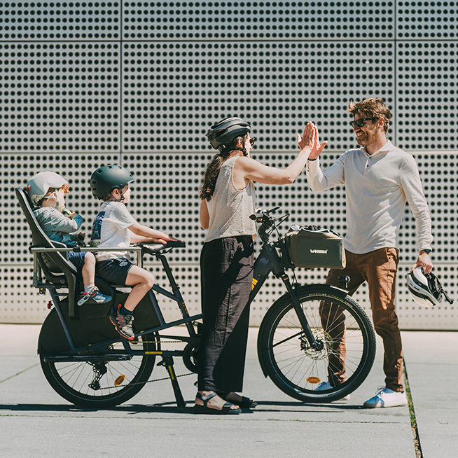 Yuba BodaBoda carry 2 children on bike