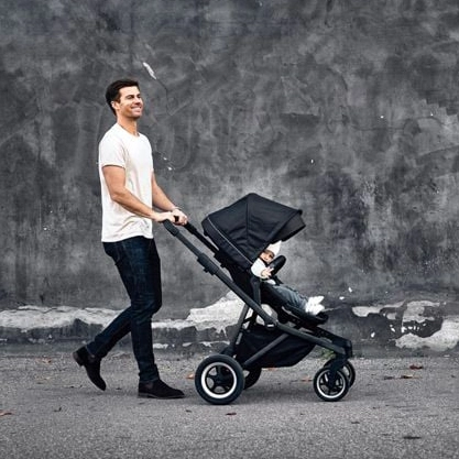 thule-sleek-black-on-black